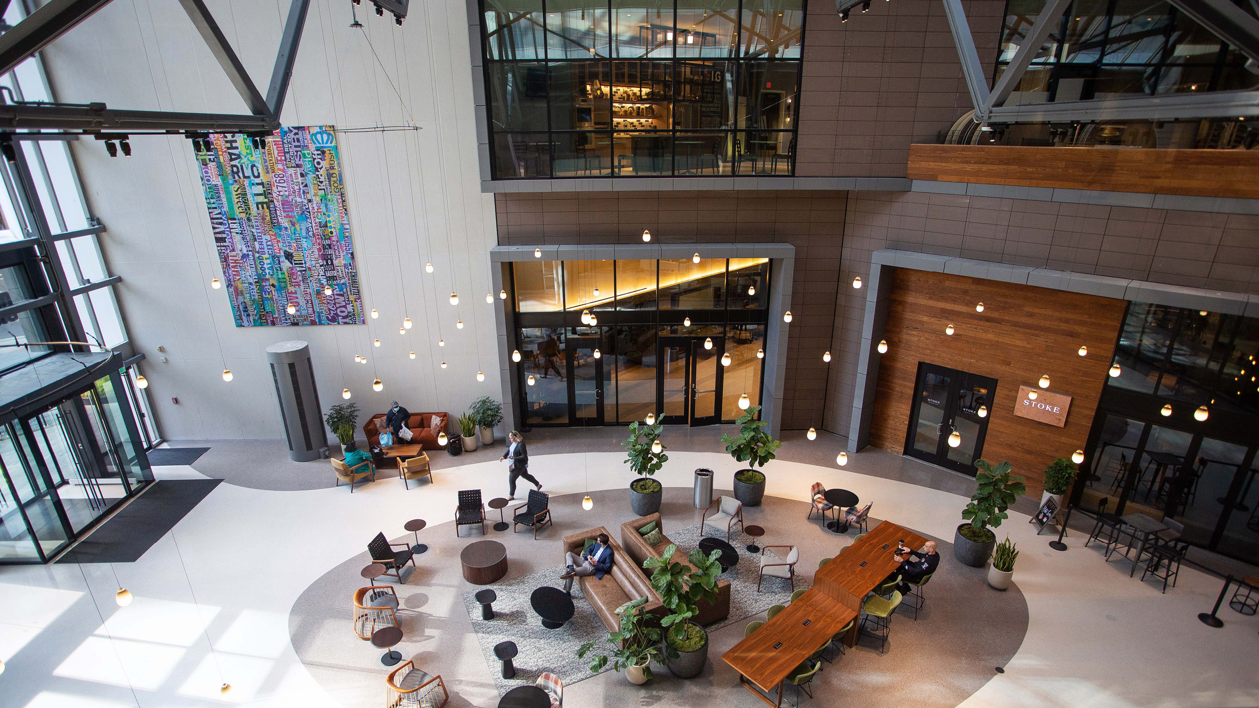 <p>ONE INDEPENDENCE CENTER WELCOMES STAYS BY WALKER</p>